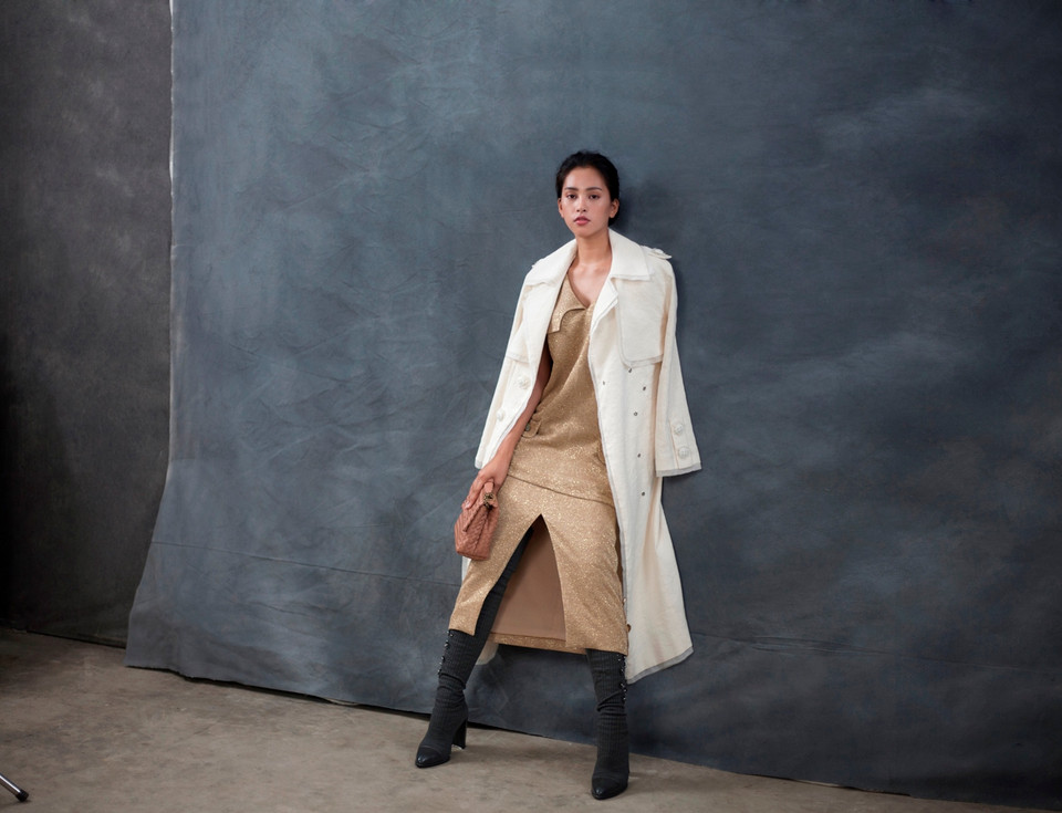 Hoa hậu Tiểu Vy trở nên đầy bí ẩn pha chút mạnh mẽ. (Ảnh: Danny Son Pham/Vietnam+)