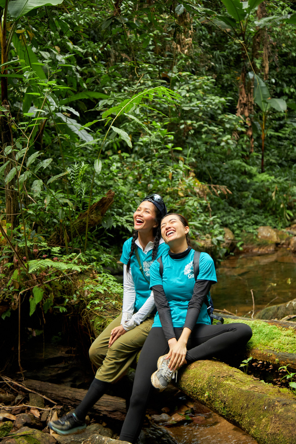 Những khoảnh khắc đẹp trong chuyến đi của các 'phượt thủ.' (Ảnh: CTV/Vietnam+)