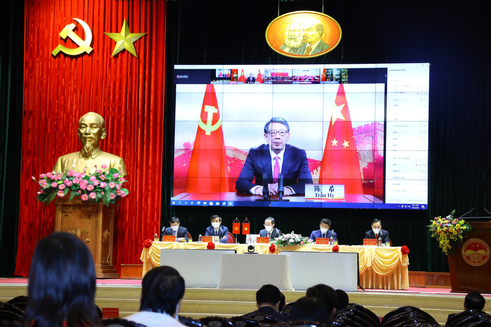 Ông Trần Hy, Ủy viên Bộ Chính trị, Bí thư Ban Bí thư, Trưởng Ban Tổ chức Trung ương, Hiệu trưởng Trường Đảng Trung ương Đảng Cộng sản Trung Quốc, phát biểu đề dẫn. (Ảnh: Nguyễn Điệp/TTXVN)