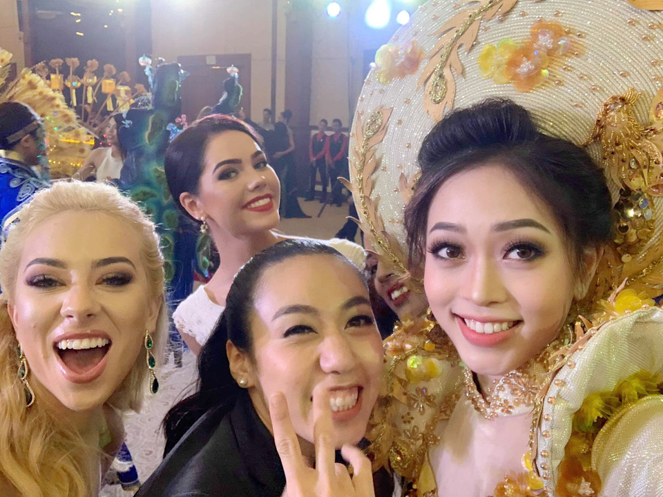 Phần trình diễn trang phục dân tộc luôn là một trong những phần được chờ đợi nhất trong các cuộc thi nhan sắc quốc tế. 