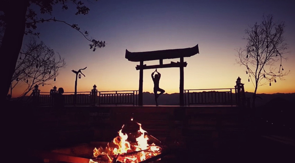 Bạn cũng có thể tập yoga ở nơi đặc biệt ấy. (Ảnh: Xuân Mai/Vietnam+)