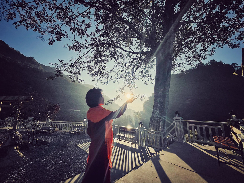 Cậu chủ của homestay khá 'chịu chơi' khi đầu tư cả khu cho khách chỉ để check-in trên đỉnh đồi cao nhất khu nhà. (Ảnh: Xuân Mai/Vietnam+)