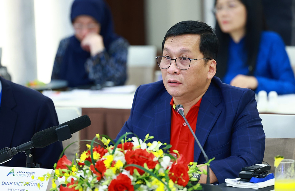 Ông Đinh Việt Phương, Tổng Giám đốc Vietjet Air trình bày về ứng dụng trí tuệ nhân tạo trong quản lý doanh nghiệp và đề xuất hợp tác với các nước ASEAN. (Ảnh: Dương Giang/TTXVN)