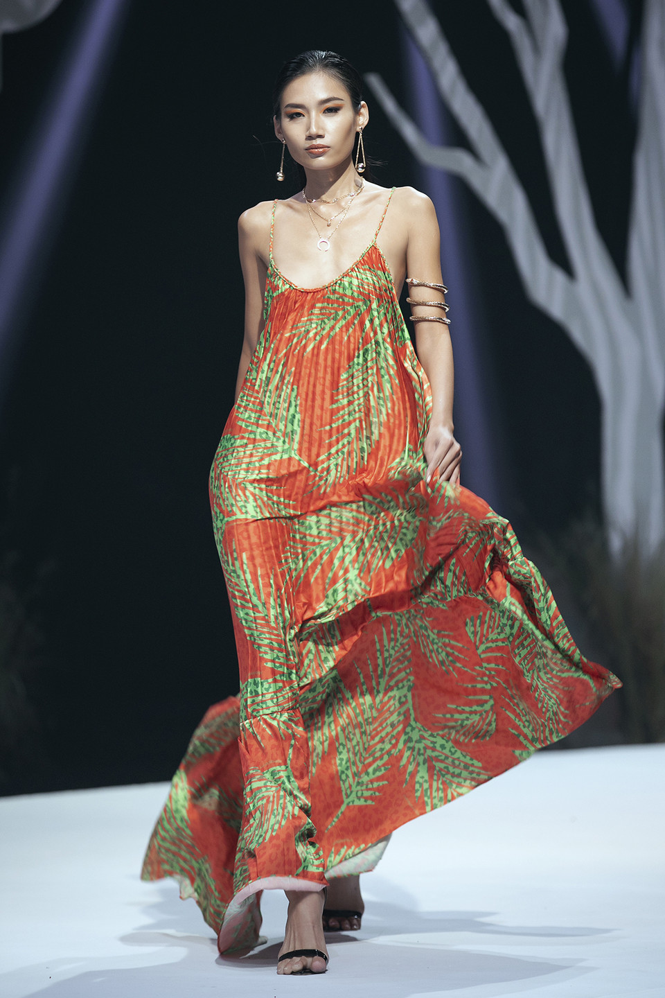 Ngày 31/10 sẽ giới thiệu bộ sưu tập đến từ thương hiệu HENRY KoF, nhà thiết kế Trương Thanh Long, Vietnam Fashion Academy và nhà thiết kế Hà Duy. (Ảnh: Kiếng Cận/Vietnam+)