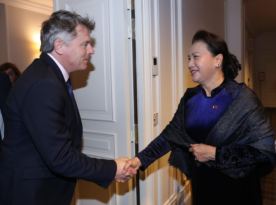 Chủ tịch Quốc hội Nguyễn Thị Kim Ngân tiếp Bí thư Đảng Cộng sản Pháp Fabien Roussel. (Ảnh: Trọng Đức/TTXVN)