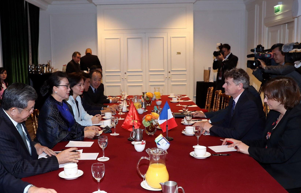 Chủ tịch Quốc hội Nguyễn Thị Kim Ngân tiếp Bí thư Đảng Cộng sản Pháp Fabien Roussel. (Ảnh: Trọng Đức/TTXVN)