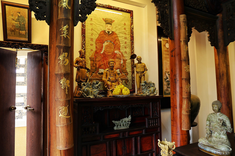  Tượng gốm đều là chân dung các anh hùng dân tộc, danh nhân văn hóa... (Ảnh: Xuân Mai/Vietnam+)