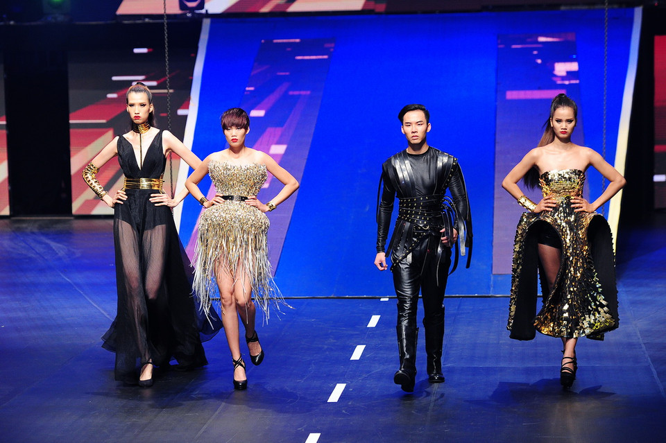 Top 4 trình diễn trang phục của nhà thiết kế Hoàng Minh Hà tromg đêm chung kết... (Nguồn ảnh: BTC)
