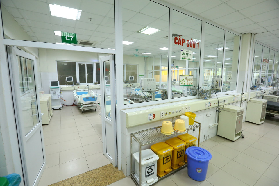 Khoa cấp cứu Bệnh viện Bệnh Nhiệt đới Trung ương đã chuẩn bị sẵn sàng. (Ảnh: Minh Quyết/TTXVN)