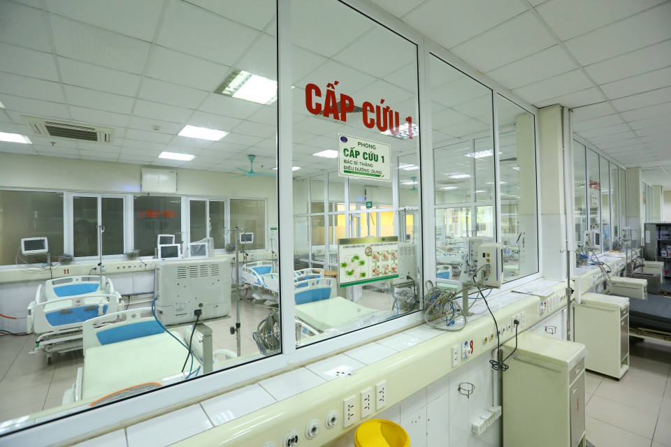 Khoa cấp cứu Bệnh viện Bệnh Nhiệt đới Trung ương đã chuẩn bị sẵn sàng. (Ảnh: Minh Quyết/TTXVN)