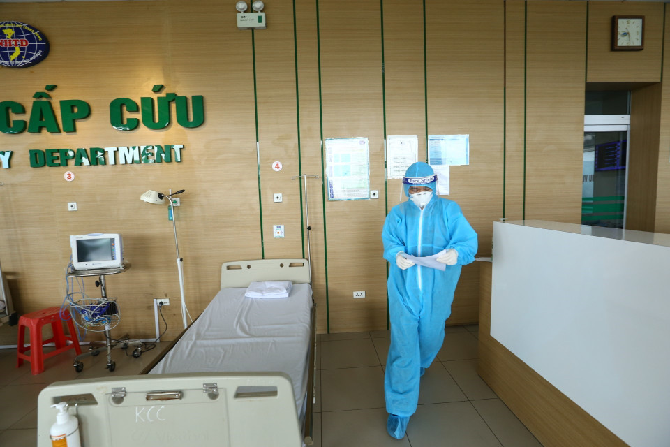 Khoa cấp cứu bệnh viện Bệnh Nhiệt đới Trung ương cơ sở 2 đã chuẩn bị sẵn sàng. (Ảnh: Minh Quyết/TTXVN)