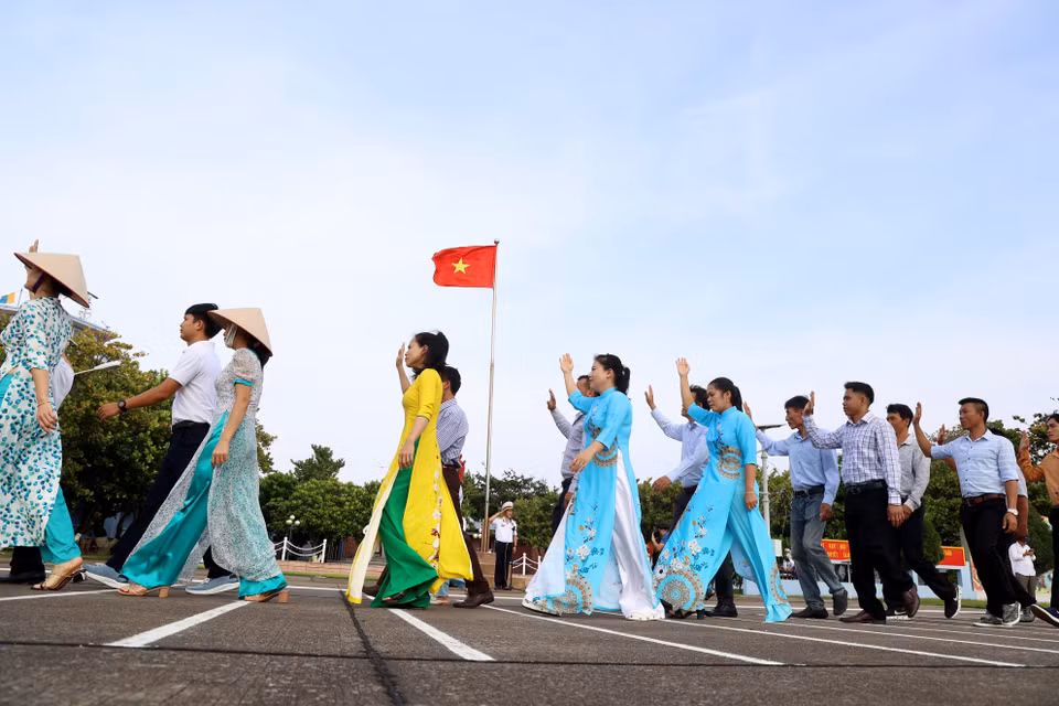 Lễ duyệt binh ở Trường Sa là dịp thể hiện sự đoàn kết, ý chí quyết tâm giữ gìn lãnh thổ thiêng liêng của Tổ quốc. (Ảnh: Hồng Đạt/TTXVN)