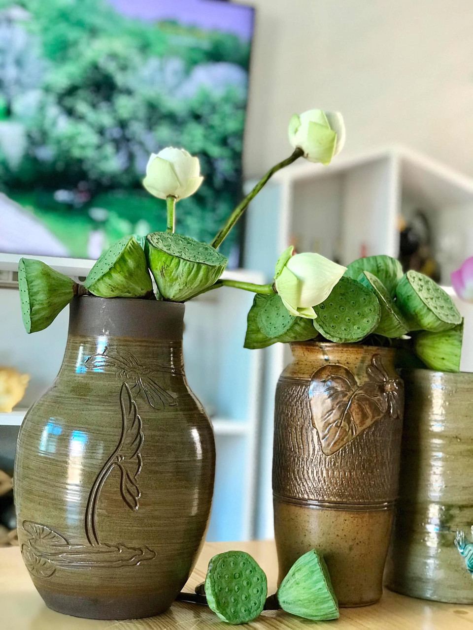 Giờ đây, sau một hành trình bền bỉ với con đường đã chọn, Anh Đạo đã có chỗ đứng vững chắc trong lòng người yêu gốm, hiểu gốm và quý trọng người giữ được phương pháp làm gốm thủ công truyền thống của làng cổ Bát Tràng. (Ảnh: Tố Trinh/Vietnam+)