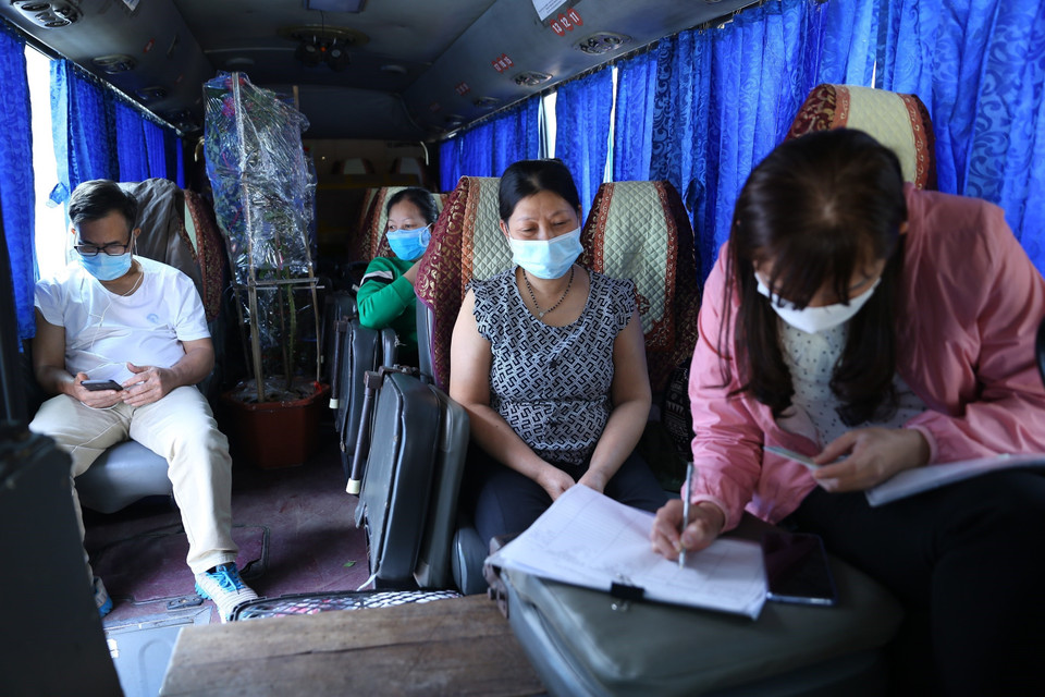 Hành khách vẫn vắng dù vận tải hành khách liên tỉnh từ Hà Nội đã hoạt động bình thường. (Ảnh: Hoàng Hiếu/TTXVN)