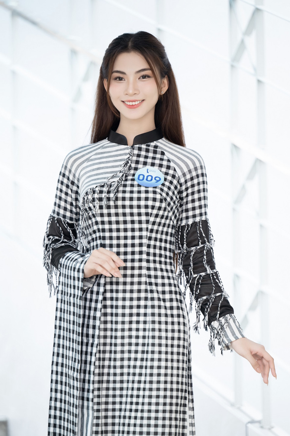 Phan Lê Kim Ngọc sinh năm 2005 được biết đến là Á khôi 1 Người Đẹp Tây Đô 2023. Mặc dù là thí sinh nhỏ tuổi nhất cuộc thi nhưng người đẹp Cần Thơ đã có nhiều thành tích nổi bật trong các cuộc thi sắc đẹp cũng như từng đạt những giải thưởng hùng biện tiếng Anh. (Ảnh: CTV/Vietnam+)