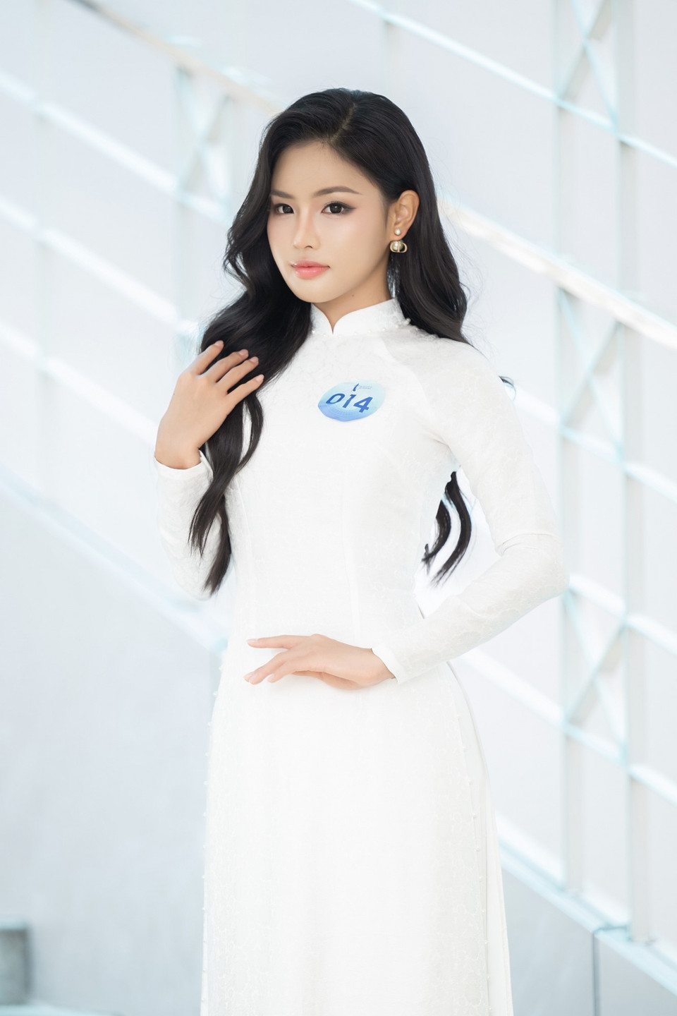 Lê Hoàng Thu Anh hiện đang là giảng viên tiếng Anh - Thạc sỹ ngành TESOL, Đại học Birmingham, Vương quốc Anh và tốt nghiệp loại Giỏi ngành biên - phiên dịch tiếng Anh tại Đại học Ngoại ngữ, Đại học Quốc gia Hà Nội với chứng chỉ ngoại ngữ IELTS 8.0 và đạt chứng chỉ tiếng Pháp B2 CEFR. (Ảnh: CTV/Vietnam+)