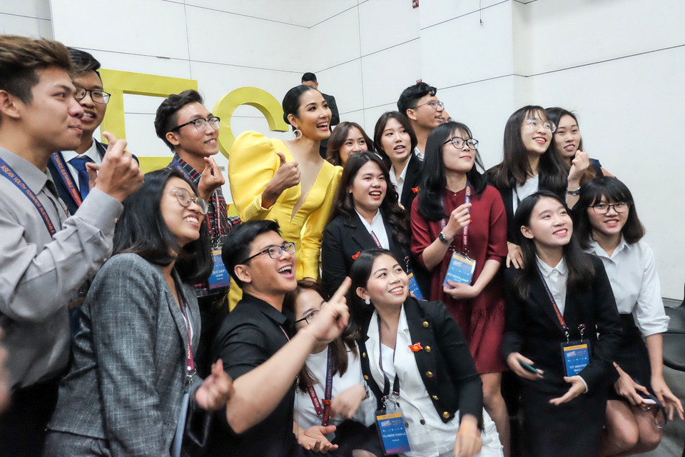 Cô tiết lộ, sau chương trình tại Philippines sẽ cùng đơn vị quản lý bắt tay thực hiện một Series Digital mà cô rất tâm đắc và dành nhiều thời gian nghiên cứu. Series Digital này sẽ được sản xuất và ra mắt khán giả trong thời gian tới. (Ảnh: Danah Pascual/Vietnam+) 