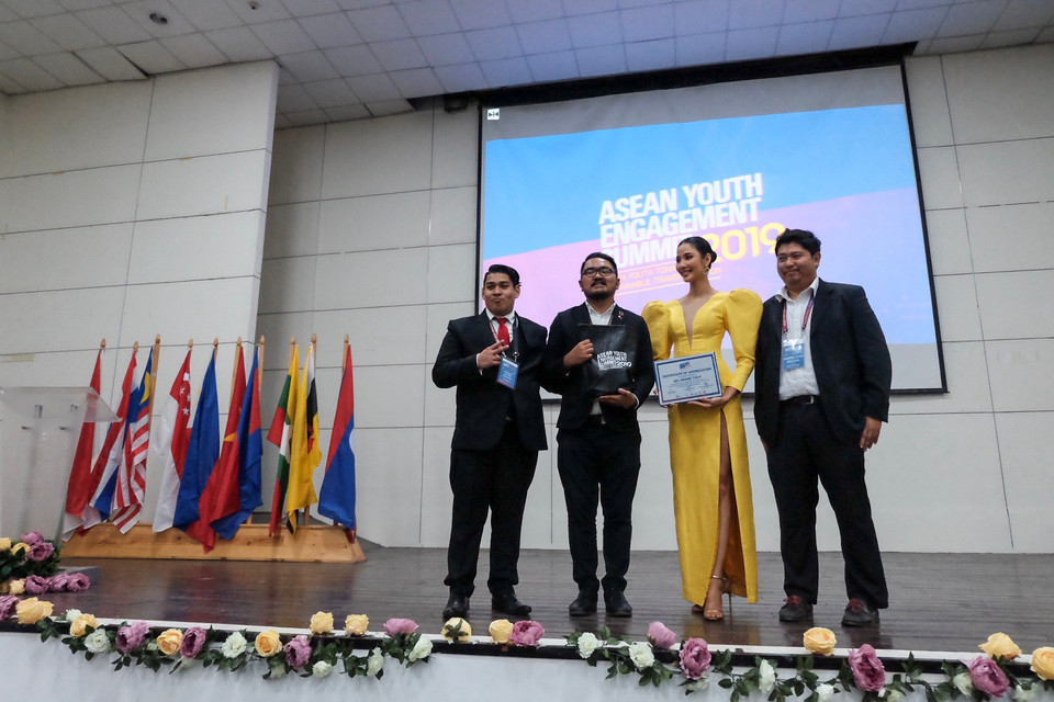 Và mục tiệu và thử thách lớn trước mắt Hoàng Thùy đặt ra cho bản thân là đến với cuộc thi Hoa hậu Hoàn vũ để có cơ hội thực hiện ước mơ truyền cảm hứng của mình đến mọi người. (Ảnh: Danah Pascual/Vietnam+) 