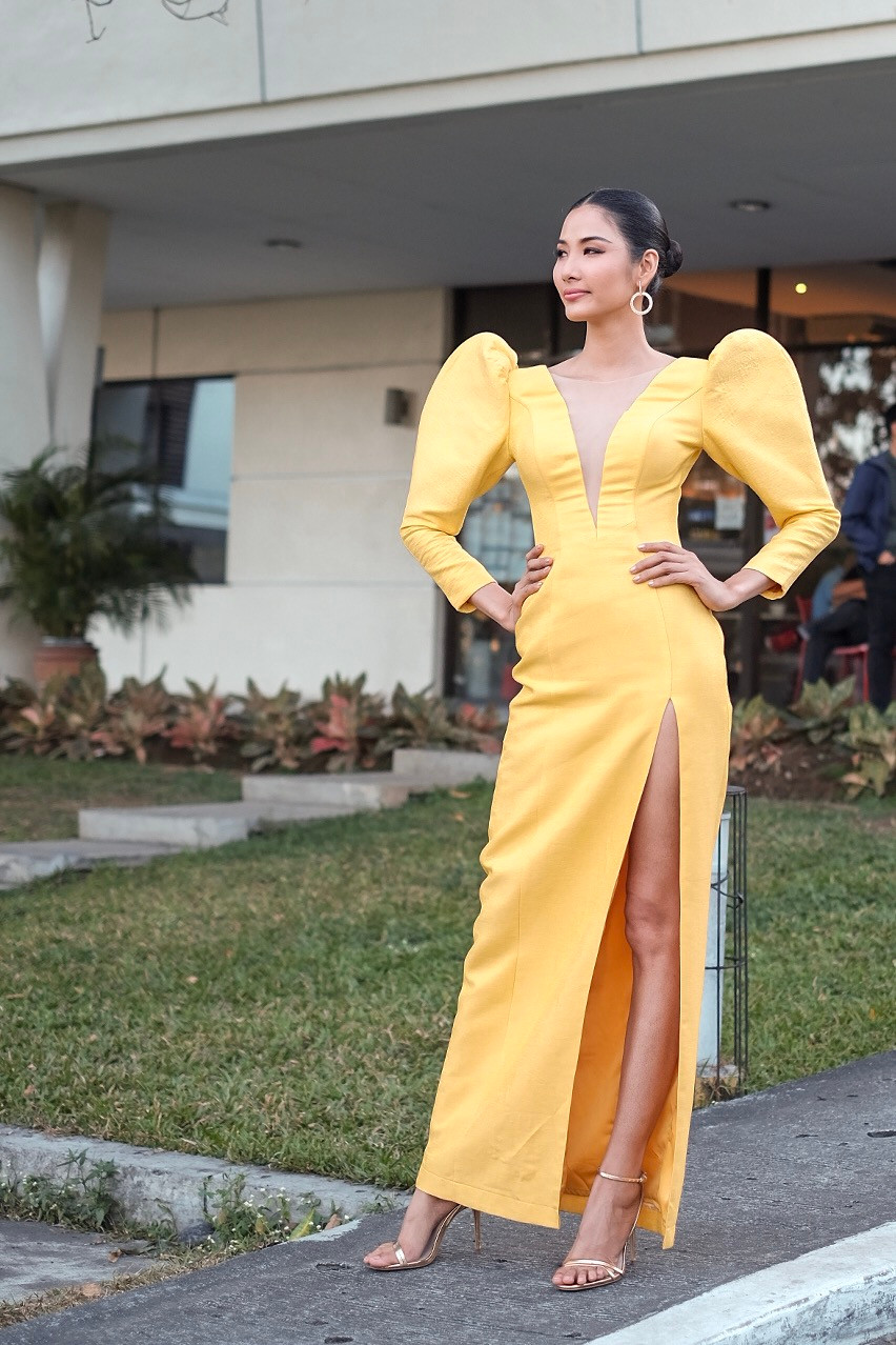 Ít ai biết rằng Á hậu Hoàng Thùy từng có quãng thời gian một mình sang nước ngoài tìm kiếm cơ hội làm việc, từng nhiều lần bị từ chối lẫn thất bại. (Ảnh: Danah Pascual/Vietnam+) 