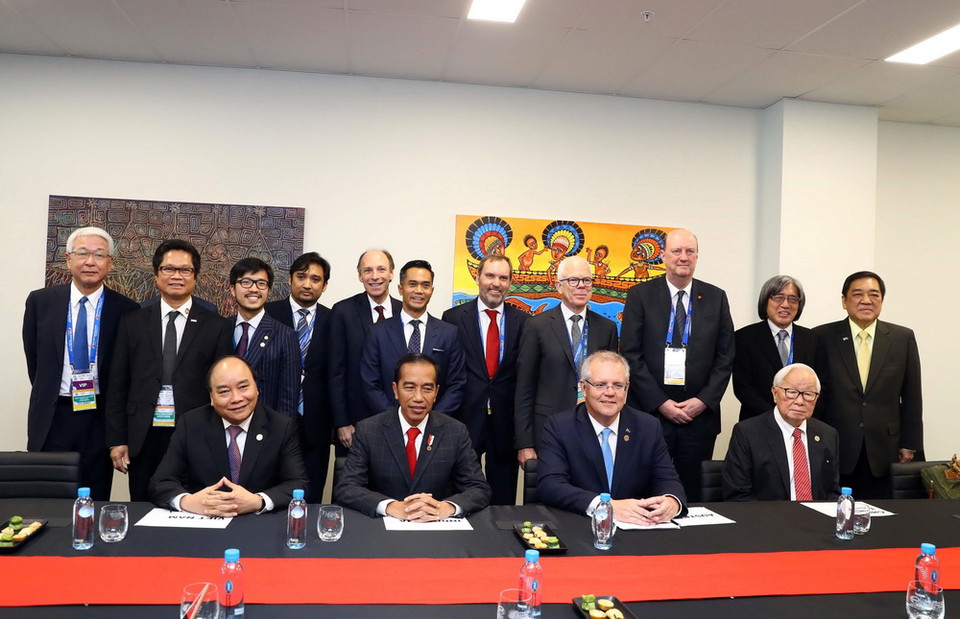 Thủ tướng Nguyễn Xuân Phúc dự Phiên đối thoại theo nhóm của các nhà lãnh đạo Việt Nam, Indonesia, Australia và Đài Loan (Trung Quốc) với thành viên Hội đồng Tư vấn Kinh doanh APEC (ABAC). (Ảnh: Thống Nhất/TTXVN)