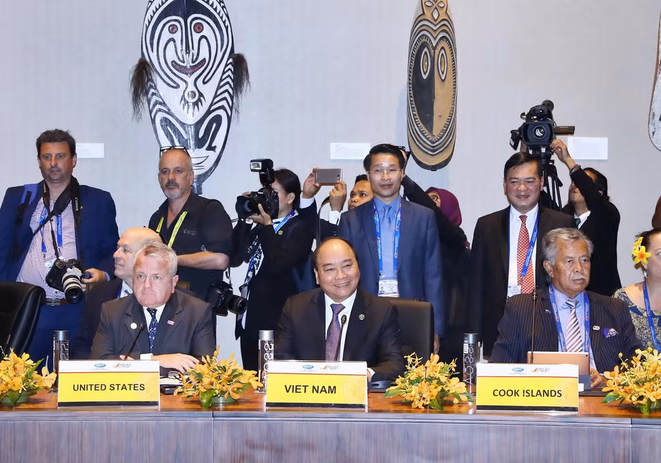 Thủ tướng Nguyễn Xuân Phúc tại cuộc đối thoại giữa các nhà lãnh đạo APEC với lãnh đạo các Quốc đảo Thái Bình Dương. (Ảnh: Thống Nhất/TTXVN)
