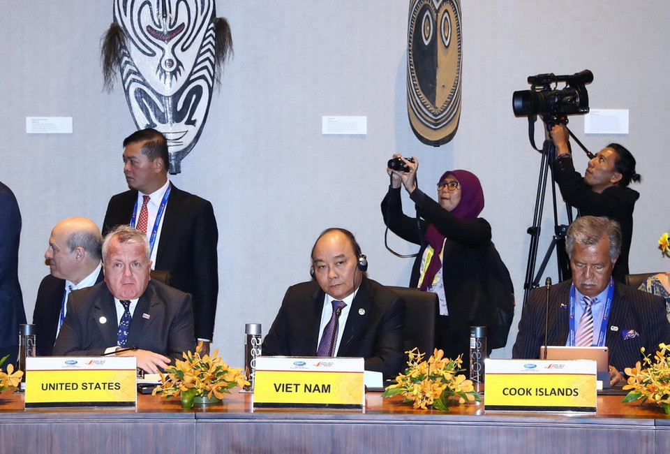 Thủ tướng Nguyễn Xuân Phúc tại cuộc đối thoại giữa các nhà lãnh đạo APEC với lãnh đạo các Quốc đảo Thái Bình Dương. (Ảnh: Thống Nhất/TTXVN)