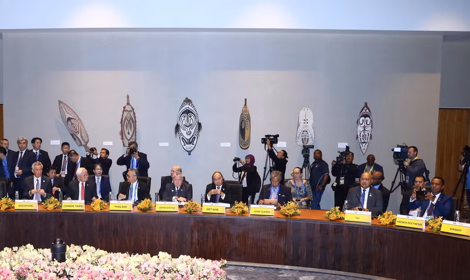 Thủ tướng Nguyễn Xuân Phúc tại cuộc đối thoại giữa các nhà lãnh đạo APEC với lãnh đạo các Quốc đảo Thái Bình Dương. (Ảnh: Thống Nhất/TTXVN)