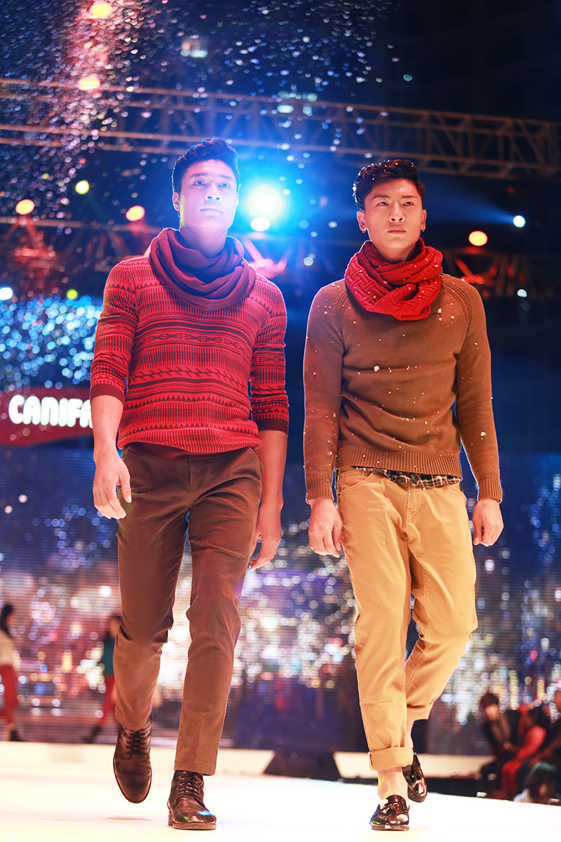 Và những chiếc khăn len ống ấm áp dành cho nam. (Ảnh: BTC)