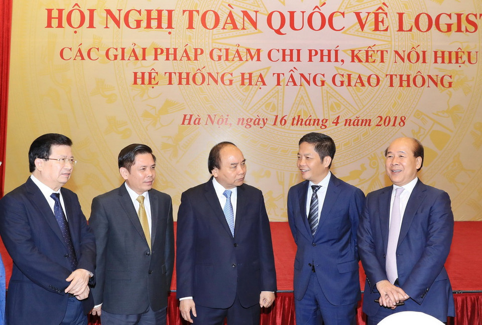 Thủ tướng Nguyễn Xuân Phúc với các đại biểu. (Ảnh: Thống Nhất/TTXVN)