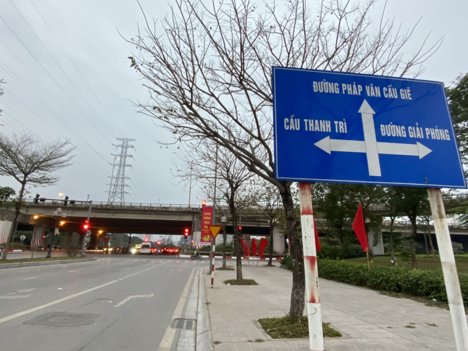 Thời điểm 17 giờ 30 phút, tại nút giao Pháp Vân-Cầu Giẽ hướng ra cầu Thanh Trì-Giải Phóng không ghi nhận tình trạng ùn tắc. (Ảnh: PV/Vietnam+)