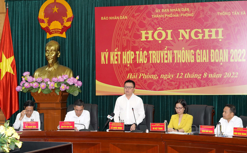 Ông Lê Quốc Minh, Chủ tịch Hội Nhà báo Việt Nam, Tổng biên tập Báo Nhân Dân phát biểu tại buổi lễ. (Ảnh: Hoàng Ngọc/TTXVN)