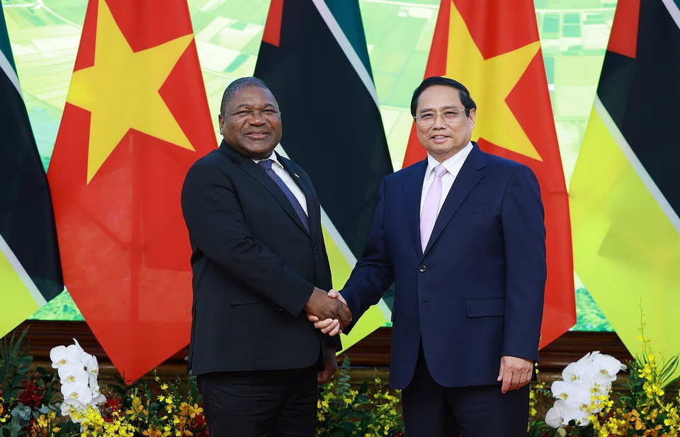 Thủ tướng Phạm Minh Chính hội kiến Tổng thống Cộng hòa Mozambique Filipe Jacinto Nyusi. (Ảnh: Dương Giang/TTXVN)