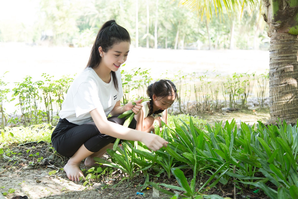 Hai chị em đã có những giây phút thực sự vui vẻ bên nhau. (Ảnh: Tân Lê/Vietnam+) 