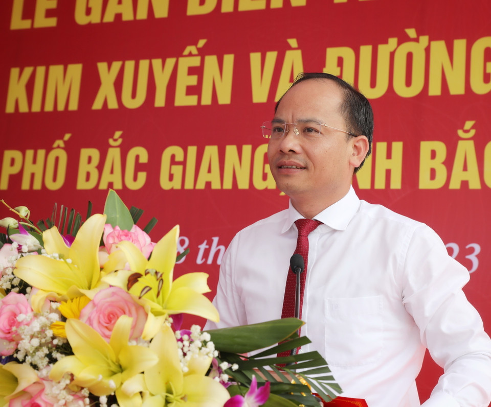 Phó Bí thư Thành ủy, Chủ tịch Ủy ban Nhân dân thành phố Bắc Giang Đặng Đình Hoan phát biểu tại buổi lễ. (Ảnh: Danh Lam/TTXVN)