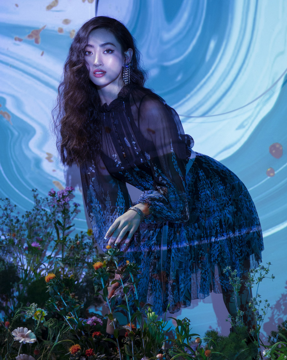 ‘Hoa hậu tri thức’ cũng là danh xưng gắn liền với Lương Thùy Linh mỗi khi được nhắc đến. Cô nàng thường xuyên xuất hiện trên tại các chương trình học thuật như Ielts Face Off, Ai là triệu phú, TEDx Talks… để khẳng định vốn kiến thức giàu có cũng như khả năng Ielts 7.5 của mình. (Ảnh: CTV/Vietnam+)