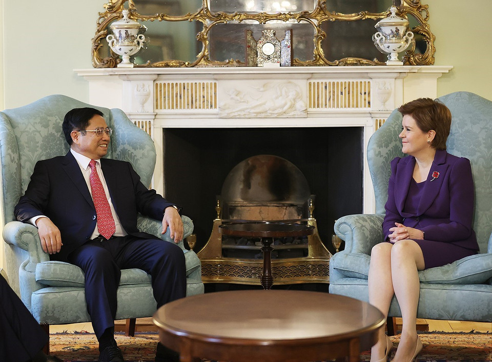 Thủ tướng Chính phủ Phạm Minh Chính gặp Thủ hiến vùng Scotland Nicola Sturgeon. (Ảnh: Dương Giang/TTXVN)