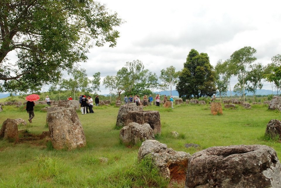 Tuy nhiên, chính những điều chưa được giải mã lại là sức hút giúp Cánh Đồng Chum ngày càng có đông du khách tới thăm quan, tìm hiểu. (Ảnh: Phạm Kiên/Vietnam+)