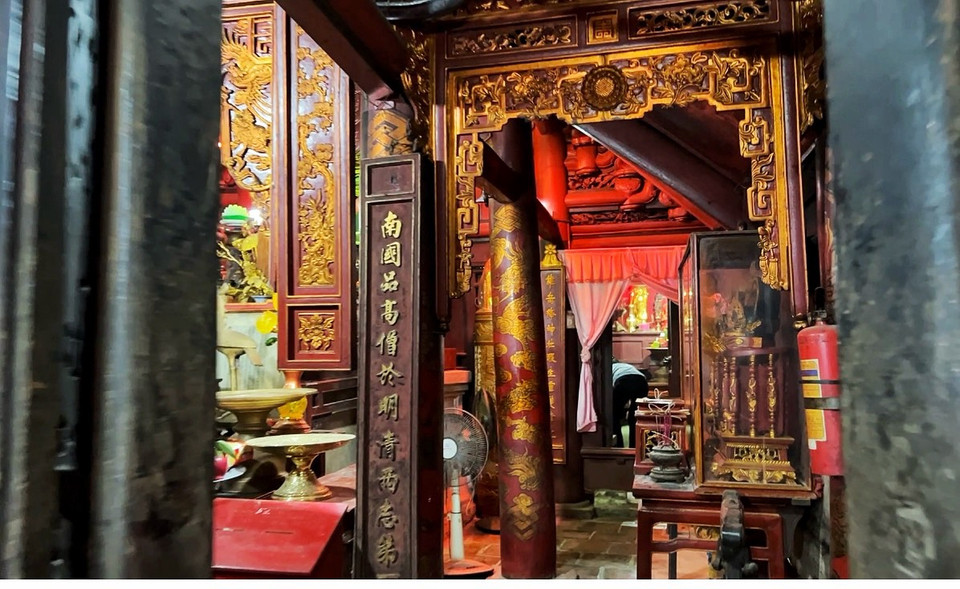 Hàng năm, tại chùa Keo Hành Thiện diễn ra nhiều ngày lễ liên quan đến Phật, Đức Thánh tổ, các vị thần làng, hậu thần được thờ phụng tại đây, trong đó có 2 kỳ lễ trọng diễn ra vào mùa Xuân và mùa Thu. (Ảnh: Mai Mai/Vietnam+)