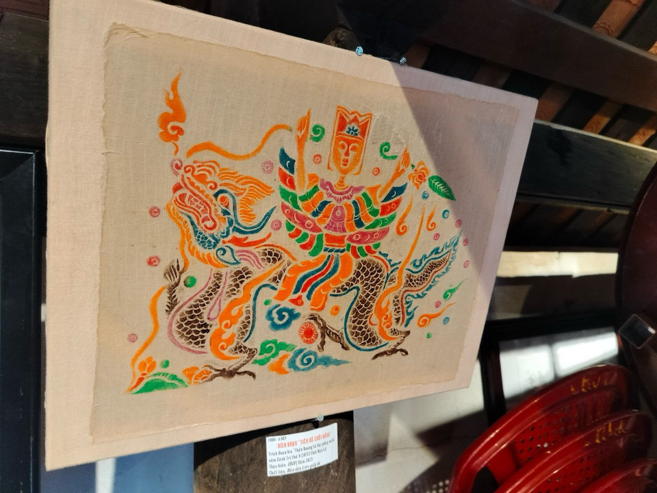 Không gian chùa Keo cũng thường diễn ra các triển lãm. (Ảnh: Lương Phương/Vietnam+)