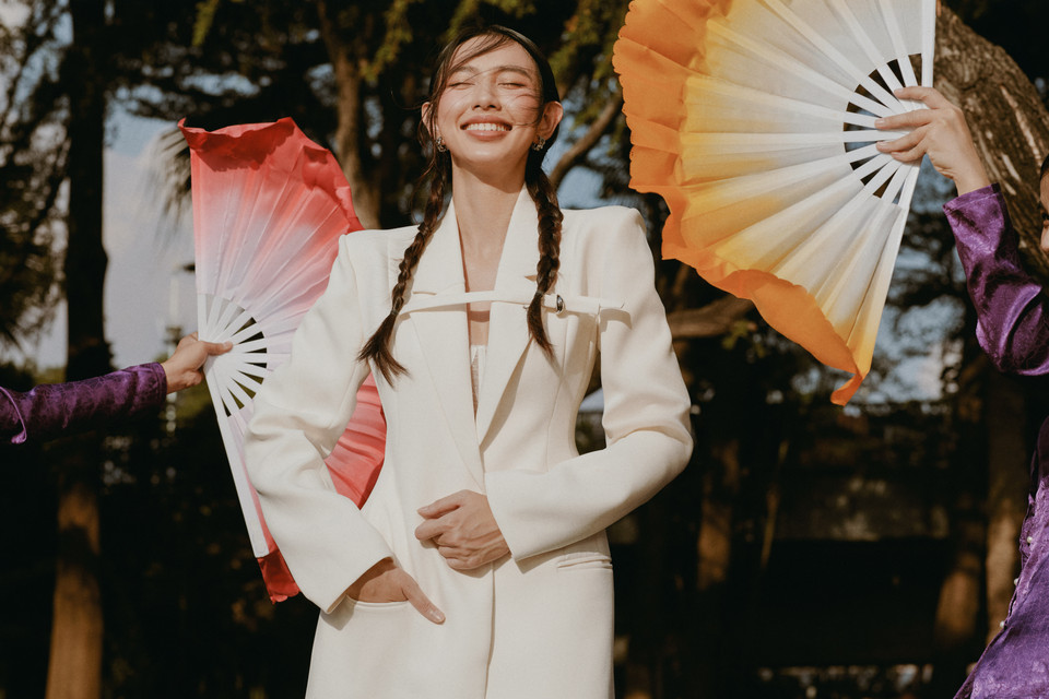 Hoa hậu Nguyễn Thúc Thuỳ Tiên vừa tung bộ ảnh lấy bối cảnh cuộc sống thường nhật Sài Gòn. (Ảnh: CTV/Vietnam+)