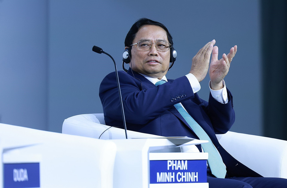 Thủ tướng Phạm Minh Chính tham dự Phiên toàn thể Hội nghị thường niên các nhà tiên phong lần thứ 15 của WEF. (Ảnh: Dương Giang/TTXVN)