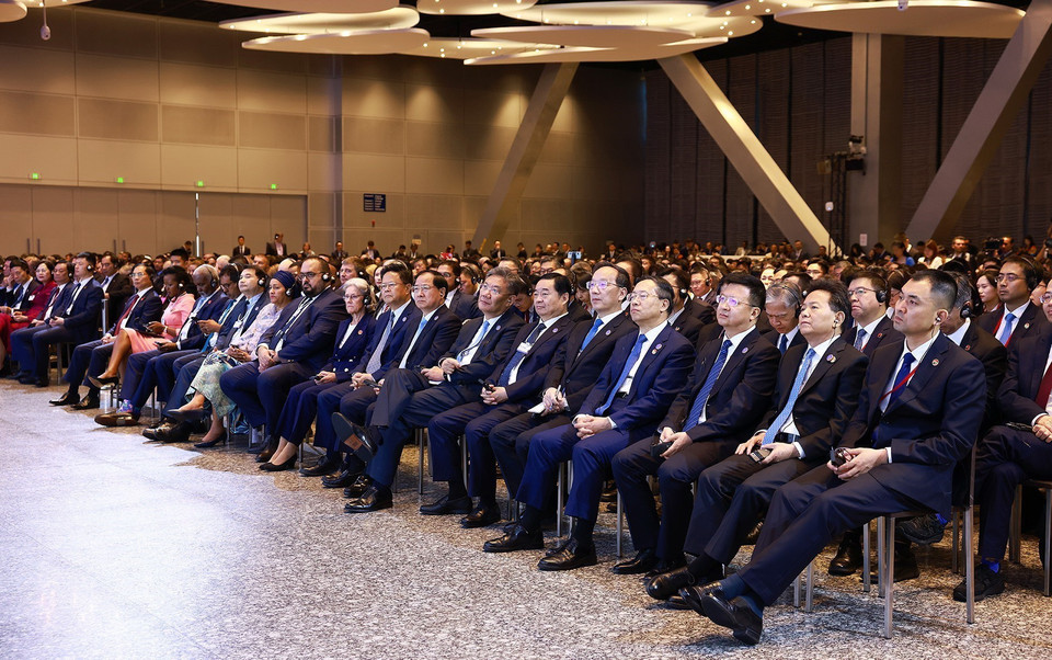 Các đại biểu tham dự Phiên toàn thể Hội nghị thường niên các nhà tiên phong lần thứ 15 của Diễn đàn Kinh tế Thế giới (WEF). (Ảnh: Dương Giang/TTXVN)