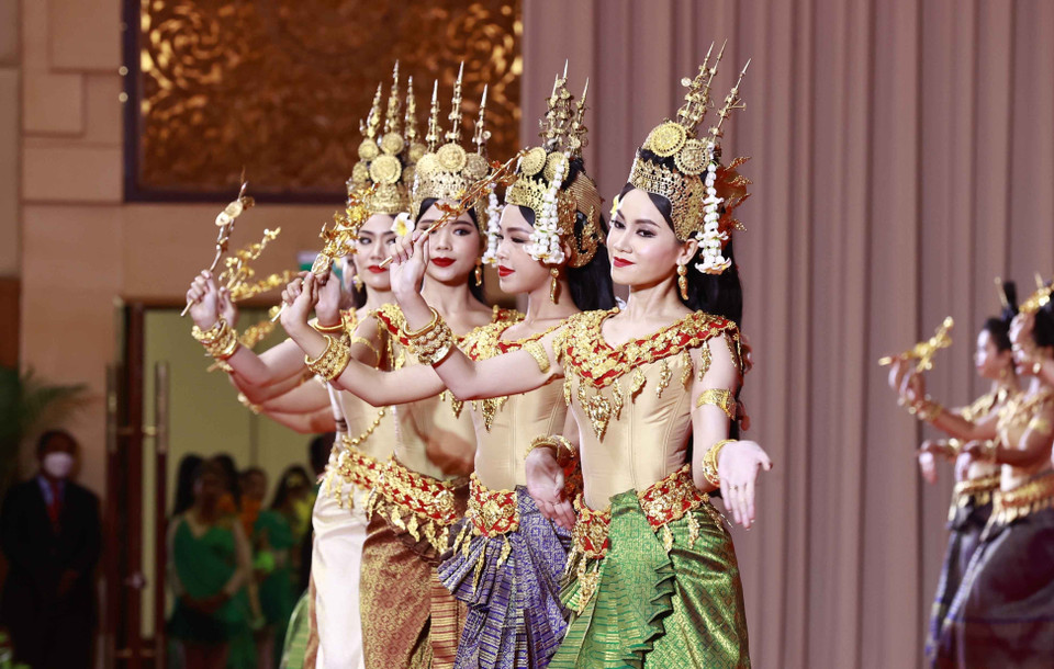 Chương trình nghệ thuật chào mừng Lễ khai mạc AIPA-43.(Ảnh: Doãn Tấn/TTXVN)