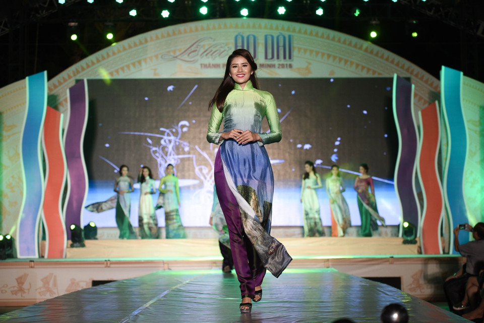 Những bộ sưu tập áo dài của các nhà thiết kế: Sĩ Hoàng, Tuấn Hải, Việt Hùng, Minh Châu, Đình Hải, Liên Hương, Nguyễn Tuấn... (Ảnh: BTC)