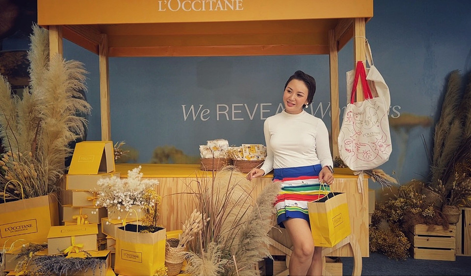 Cùng check-in với quầy hàng mỹ phẩm nổi tiếng của Pháp. (Ảnh: Mai Mai/Vietnam+)