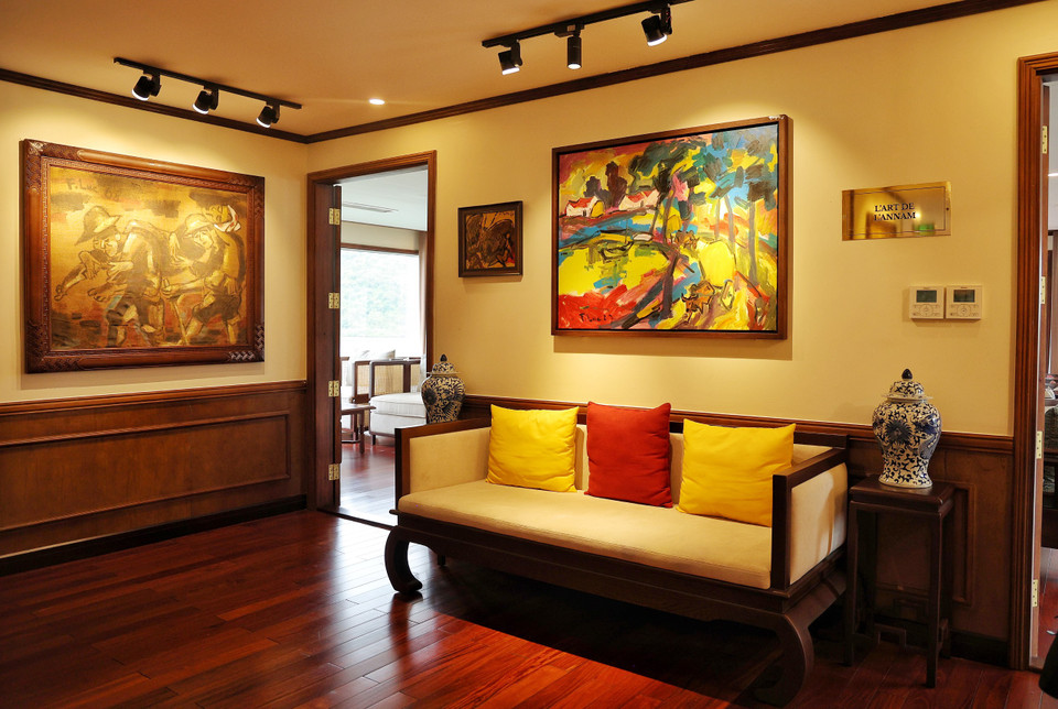 CEO Phạm Hà cho biết ông xây dựng nên con tàu này cũng để treo tranh và bởi tranh của Phạm Lực ‘chạm vào ký ức tuổi thơ, cảm xúc nhà quê của tôi nên tôi sưu tập rất nhiều tranh của ông.' (Ảnh: Vietnam+)