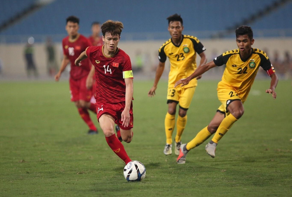 Pha dẫn bóng đột phá của cầu thủ tuyển Việt Nam. (Ảnh: Trọng Đạt/TTXVN)