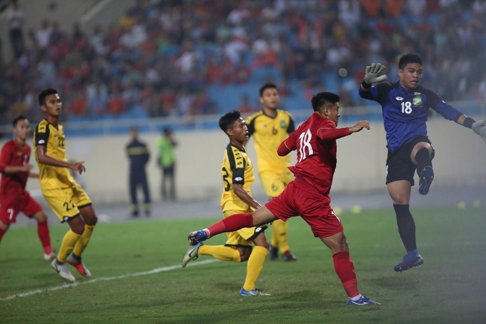 Tình huống Hà Đức Chinh ghi bàn thắng bàn thắng mở tỷ số cho Việt Nam. (Ảnh: Trọng Đạt/TTXVN)