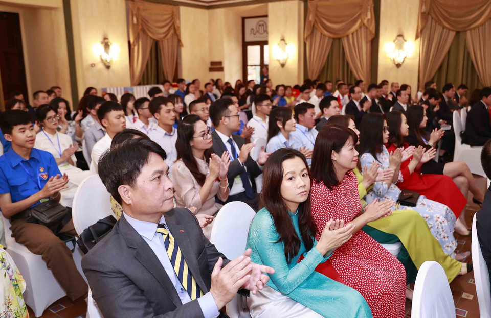 Đại biểu dự cuộc gặp. (Ảnh: Doãn Tấn/TTXVN)