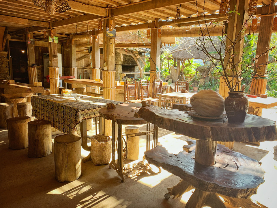 Không gian được trang trí mộc mạc, gần gũi. (Ảnh: Mai Mai/Vietnam+)